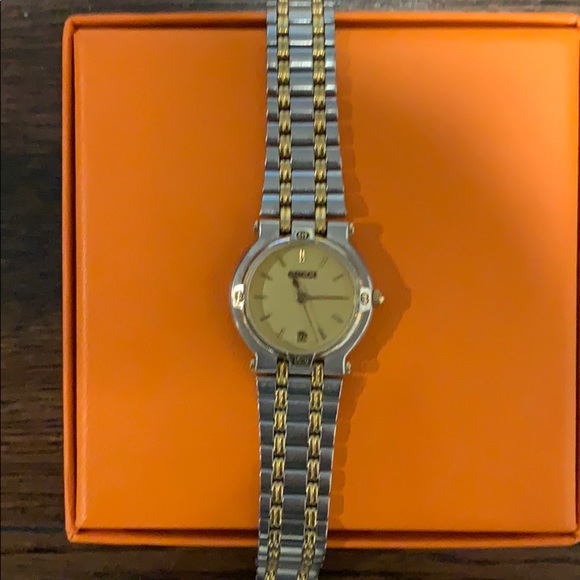 1992 gucci watch